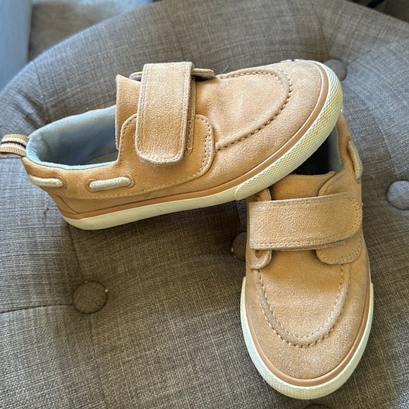 Cat & Jack Tan Kids Shoes - Picture 2 of 6